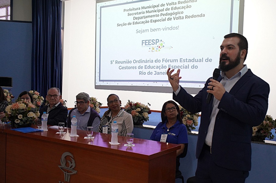 UGB recebe representantes de 40 municípios do estado para debater a  Educação Especial